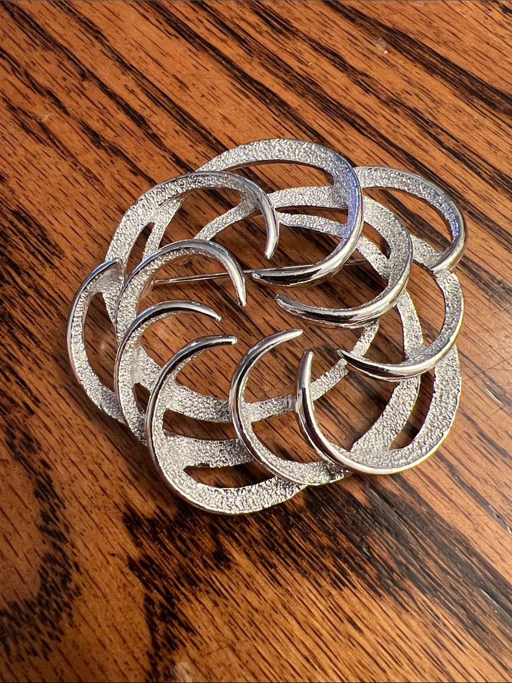 Vintage Sarah Coventry Silver Swirl Textured Circular Round Brooch Pin 2”